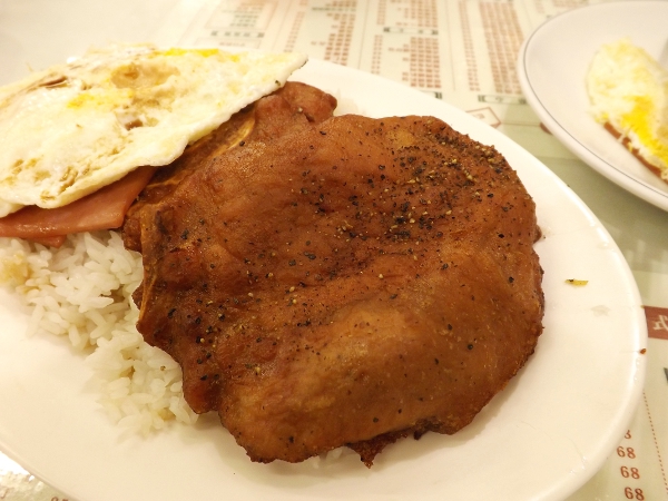 其實豬扒飯就是我們台灣說的豬排飯