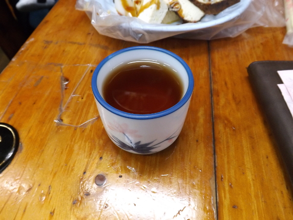 在店內用餐偶爾有茶喝